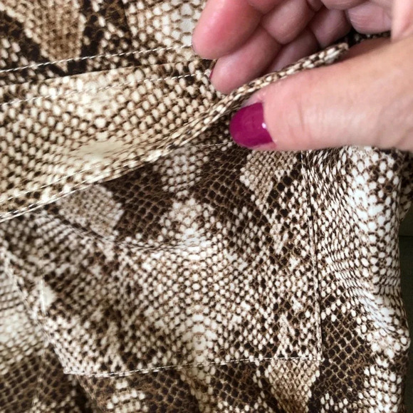 Snake print pants🔥👍🏼 - Picture 3 of 6